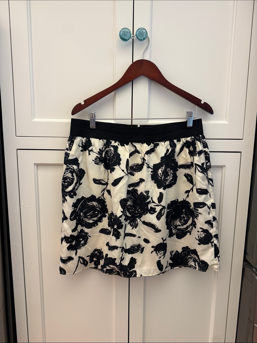 LOFT Black & White Floral Skirt